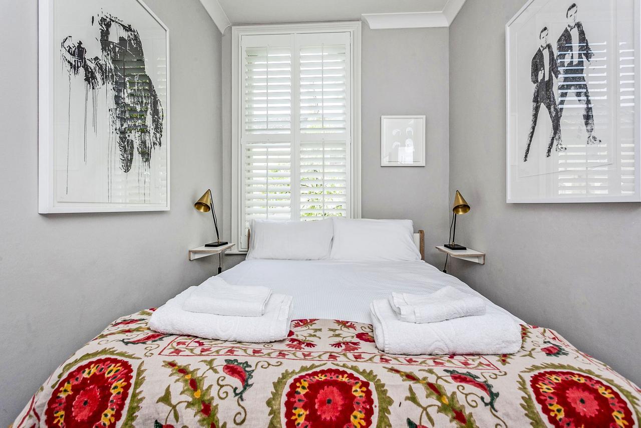 Elegant Shepherds Bush Home By Kensington Olympia By Underthedoormat 런던 외부 사진